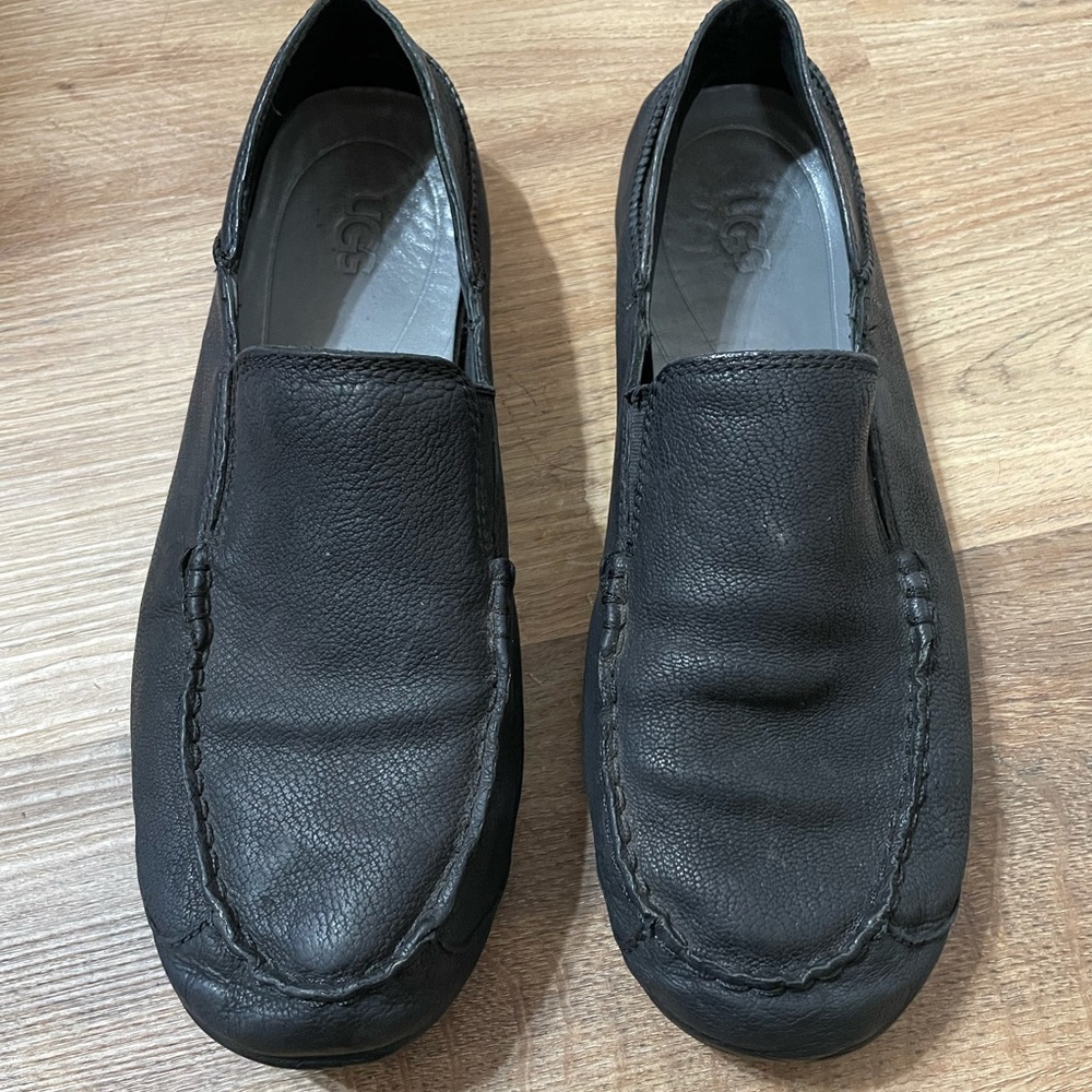 Men’s used Ugg loafer size 13